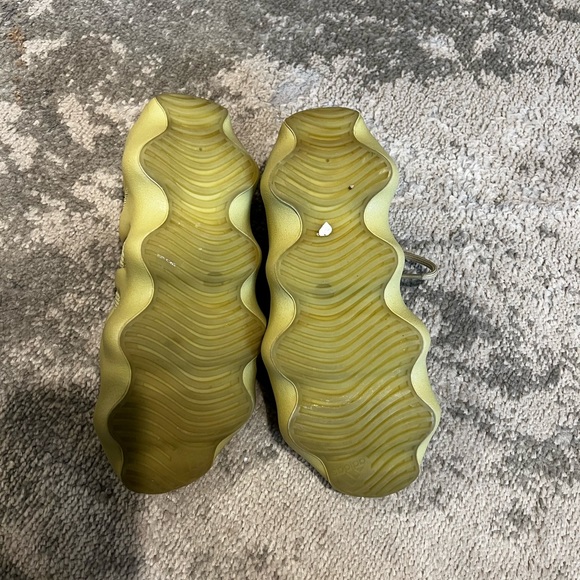 Yeezy 450 Resin size 5 1/2 Men - Picture 3 of 7